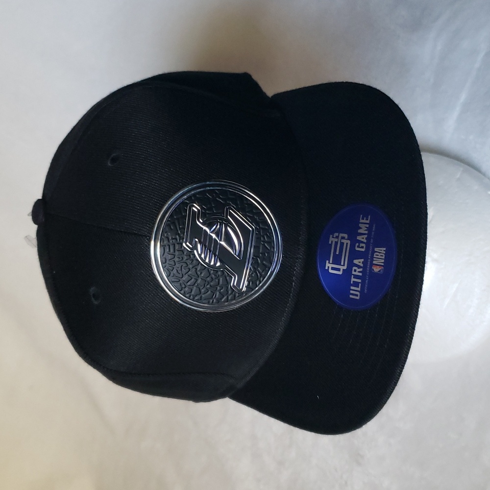 Los Angeles Lakers Black Cap. NWT. - Picture 2 of 8